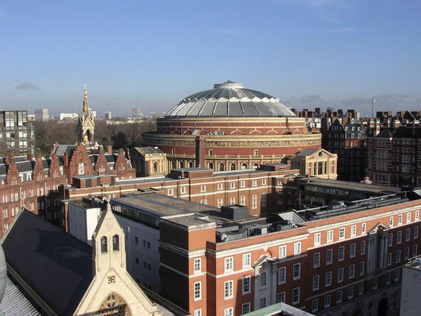 乐知舟留学:英国留学院校罗素大学集团！